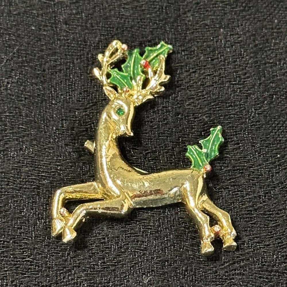 Vintage Gerry's‎ Reindeer Brooch Gold Tone Christmas Deer Holly Pin